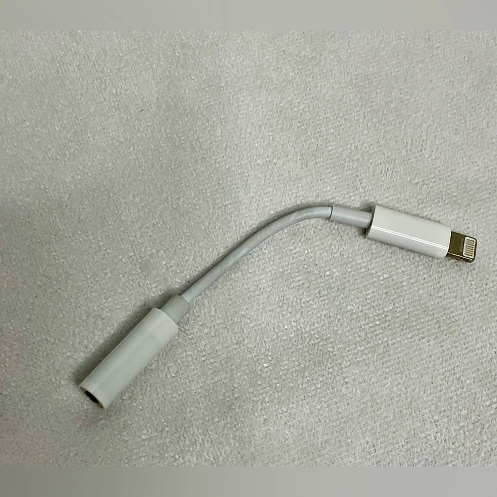 Genuine Apple Lightning to 3.5mm Jack Adapter (A1749C) - White